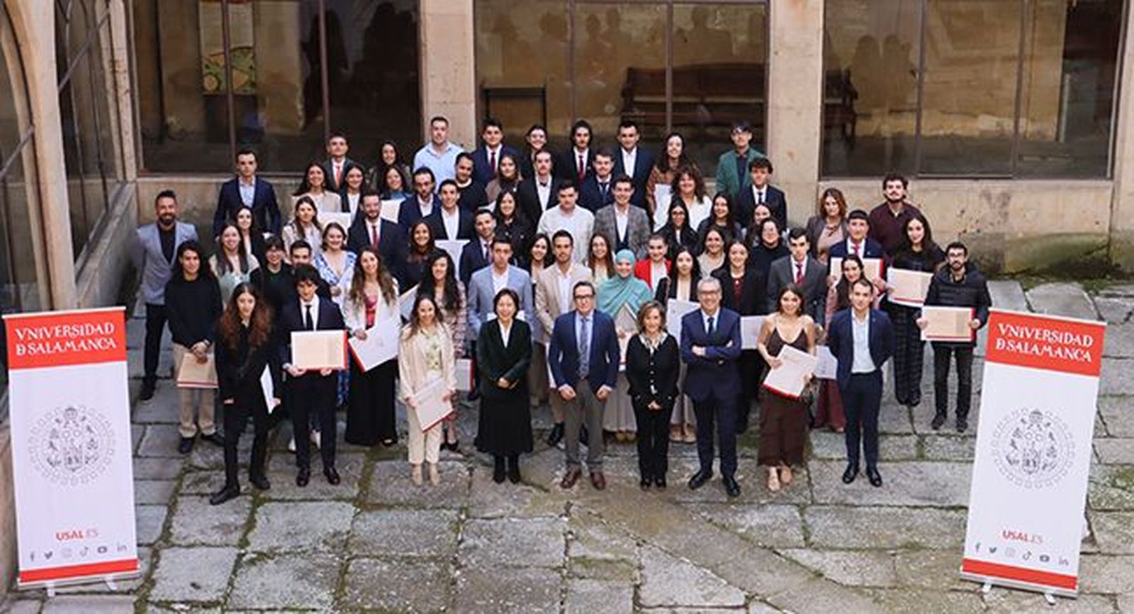 La Universidad de Salamanca reconoce el esfuerzo y compromiso de los estudiantes de Grado, Máster y Doctorado