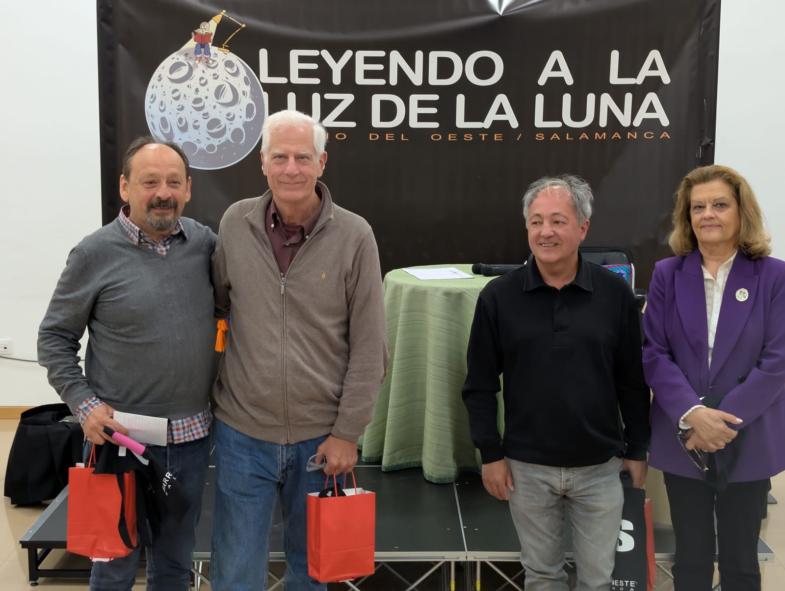XV Concurso "Leyendo a la Luz de la Luna" de ZOES. Foto Felipe Piñuela