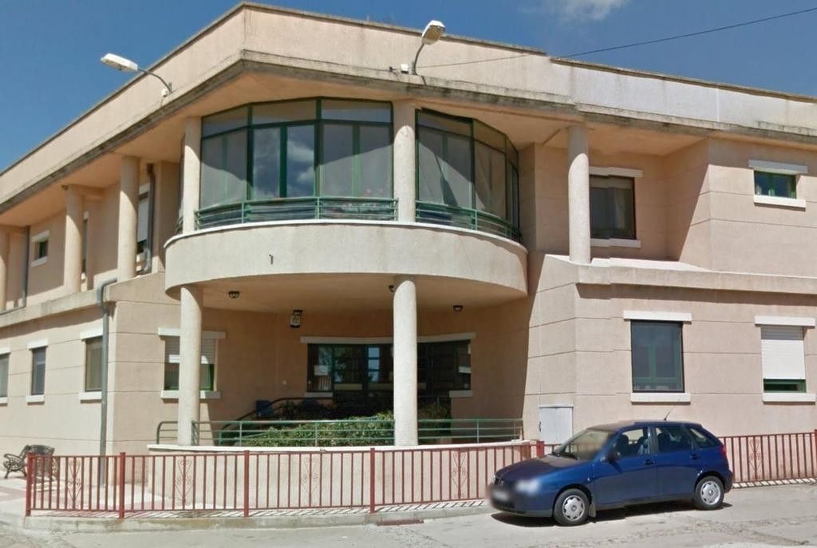 El concejal Arturo Sánchez percibe 18.153 euros por dirigir la Residencia La Laguna