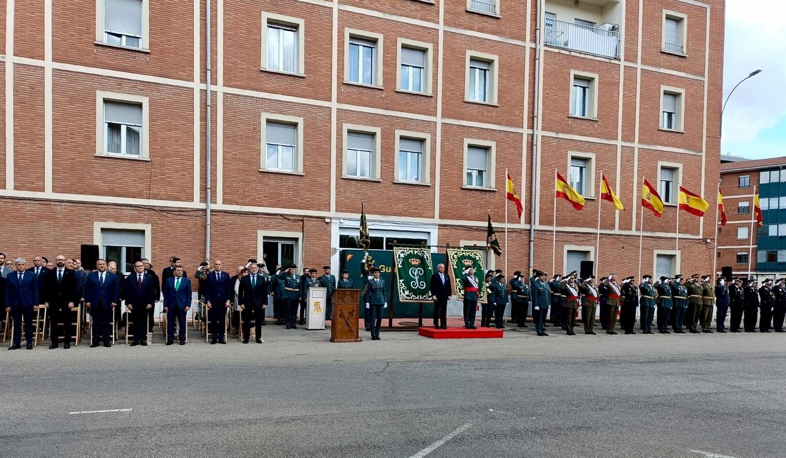 Acto conmemorativo del centésimo octogésimo primer aniversario de la Fundación de la Guardia Civil celebrado en el Acuartelamiento de ‘El Parque’ de León.   EUROPA PRESS
