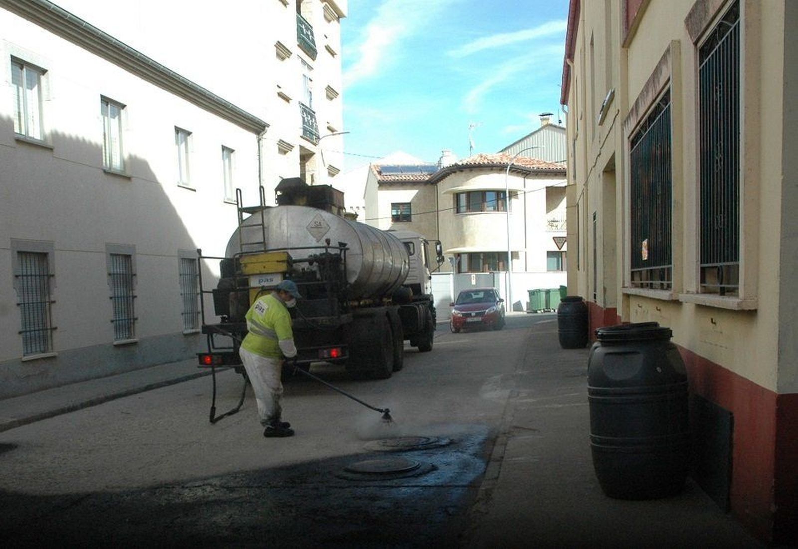 Comienzan los trabajos de pavimentación de la calle Los Álamos