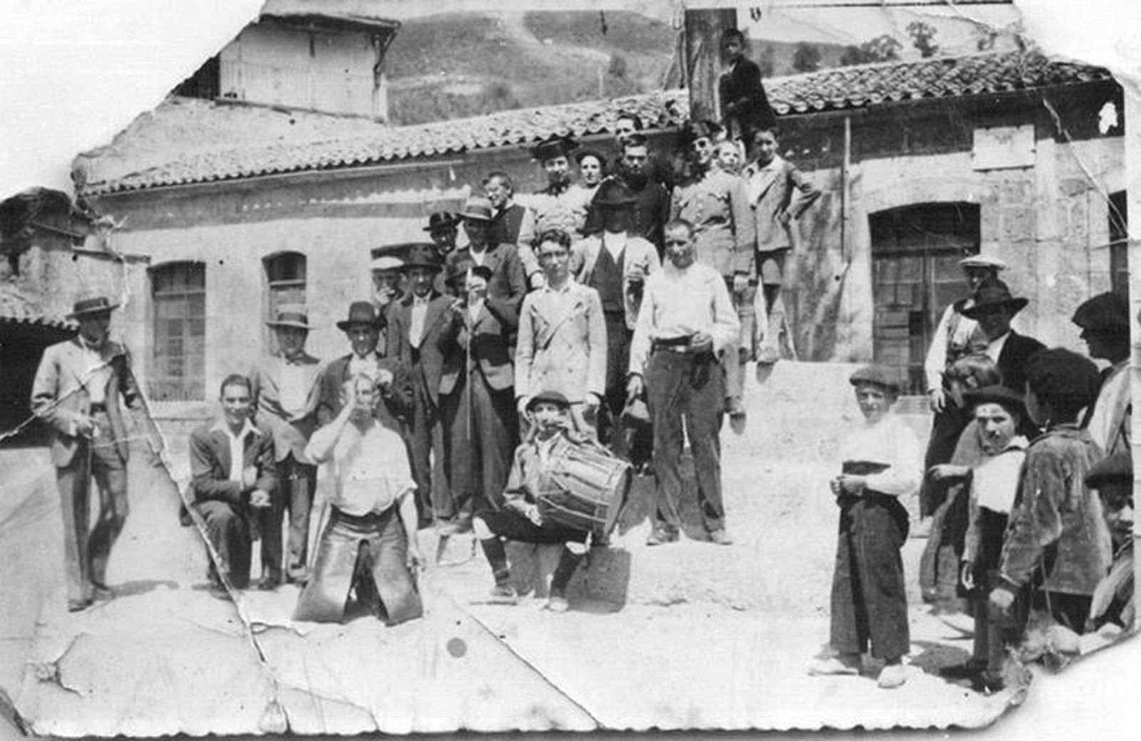 La memoria gráfica de Madroñal y Santibáñez de la Sierra, visible en sendas exposiciones 