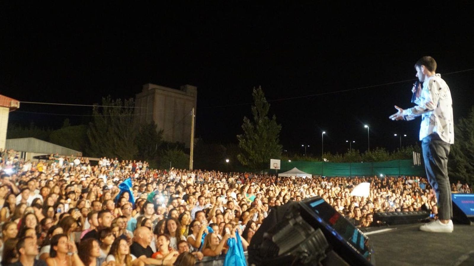Melendi hizo vibrar a Guijuelo en sus fiestas con la presentación de 'Quítate las gafas'