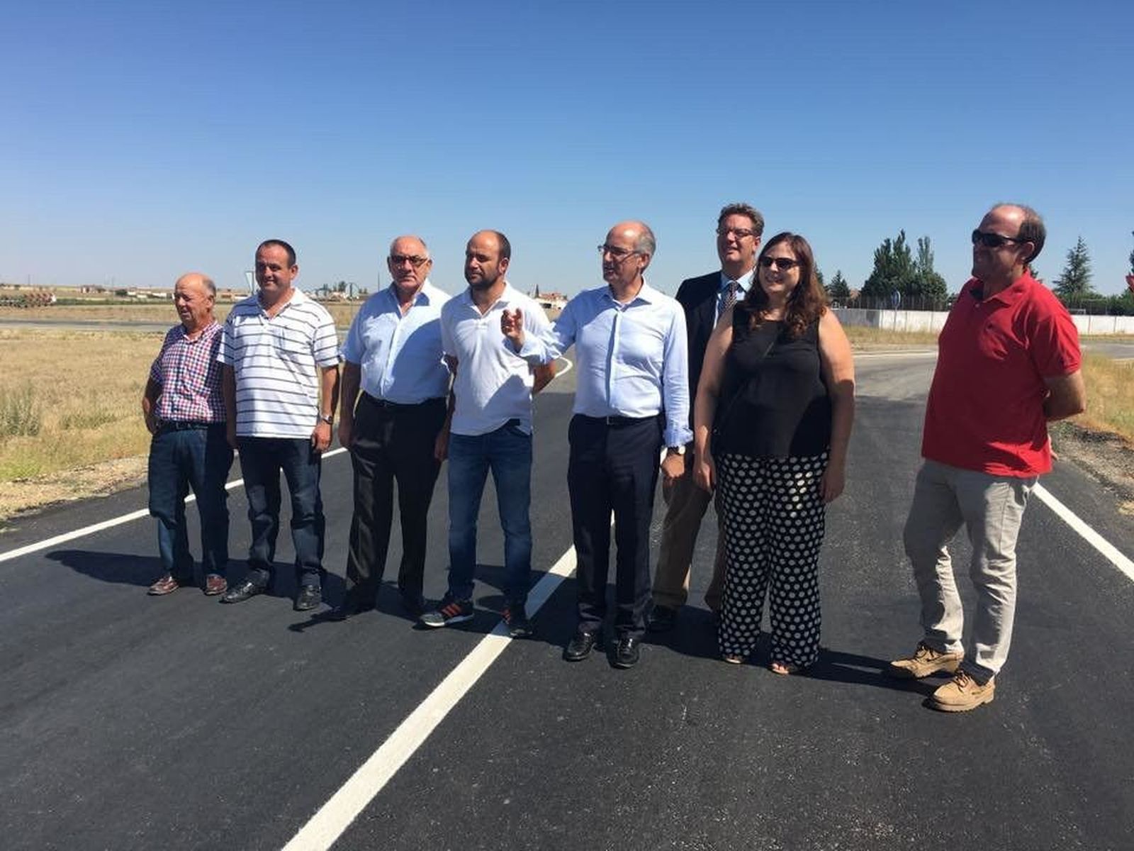Visita institucional a la carretera entre Cantalapiedra y Palaciosrubios