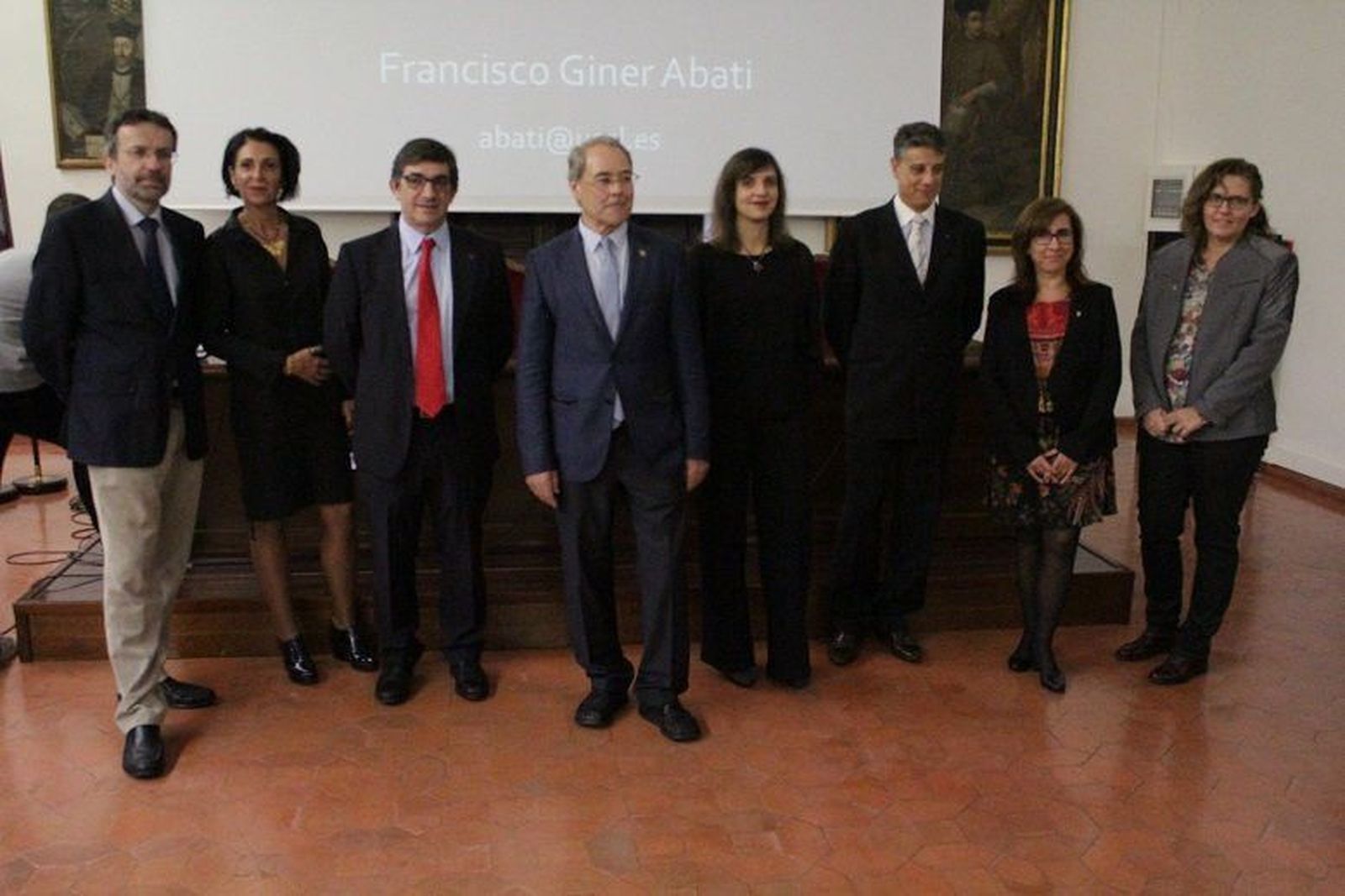 Giner Abati presenta su candidatura al Rectorado para “realizar el cambio que necesita la USAL”