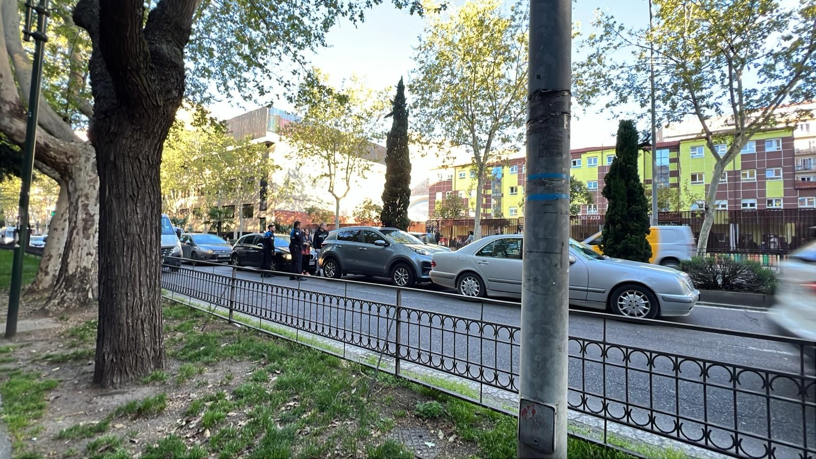 Un choque en cadena con cuatro vehículos implicados obliga a cortar un carril en el paseo de Carmelitas