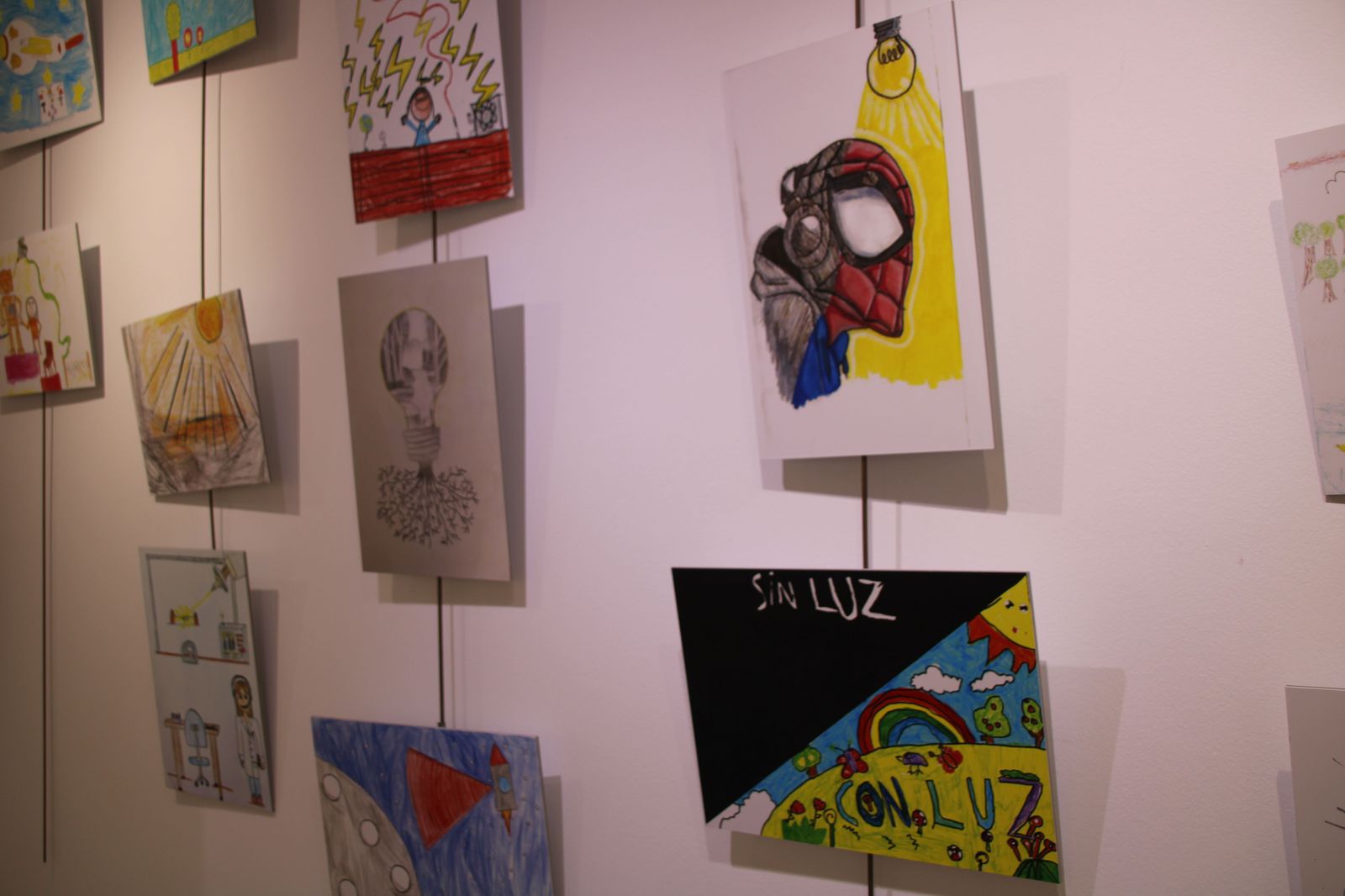 exposicion-del-concurso-escolar-de-dibujo-del-centro-de-laseres-pulsados-de-la-universidad-de-salamanca-4