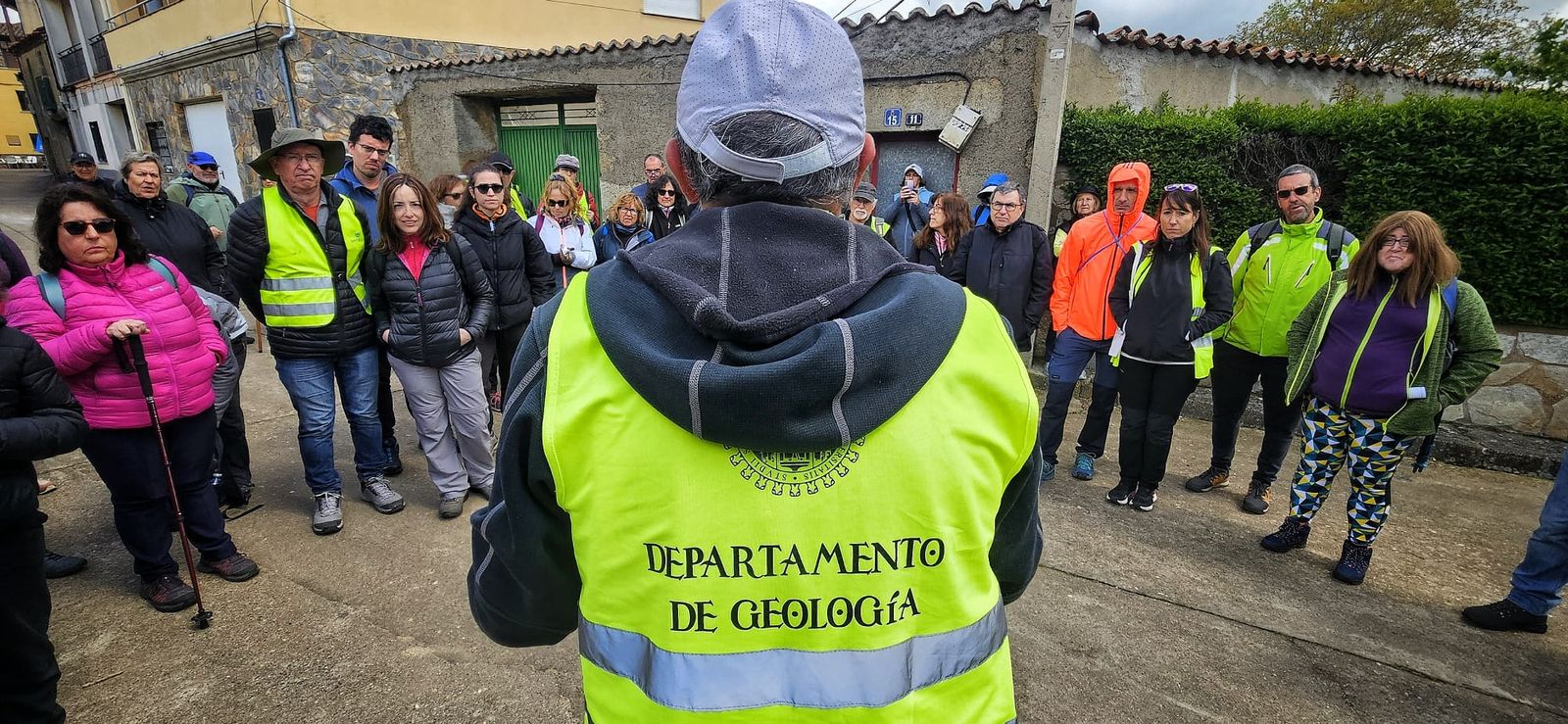 2b5aaaa1-4bcf-4f82-9b27-2d6f507a43fb