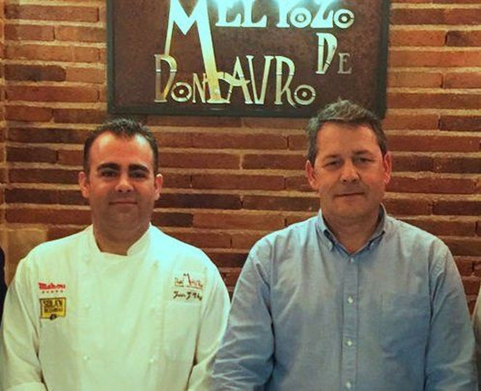 Juan José Vega y Manel González, del Asador Don Mauro, inauguran la Feria de Día de Guijuelo