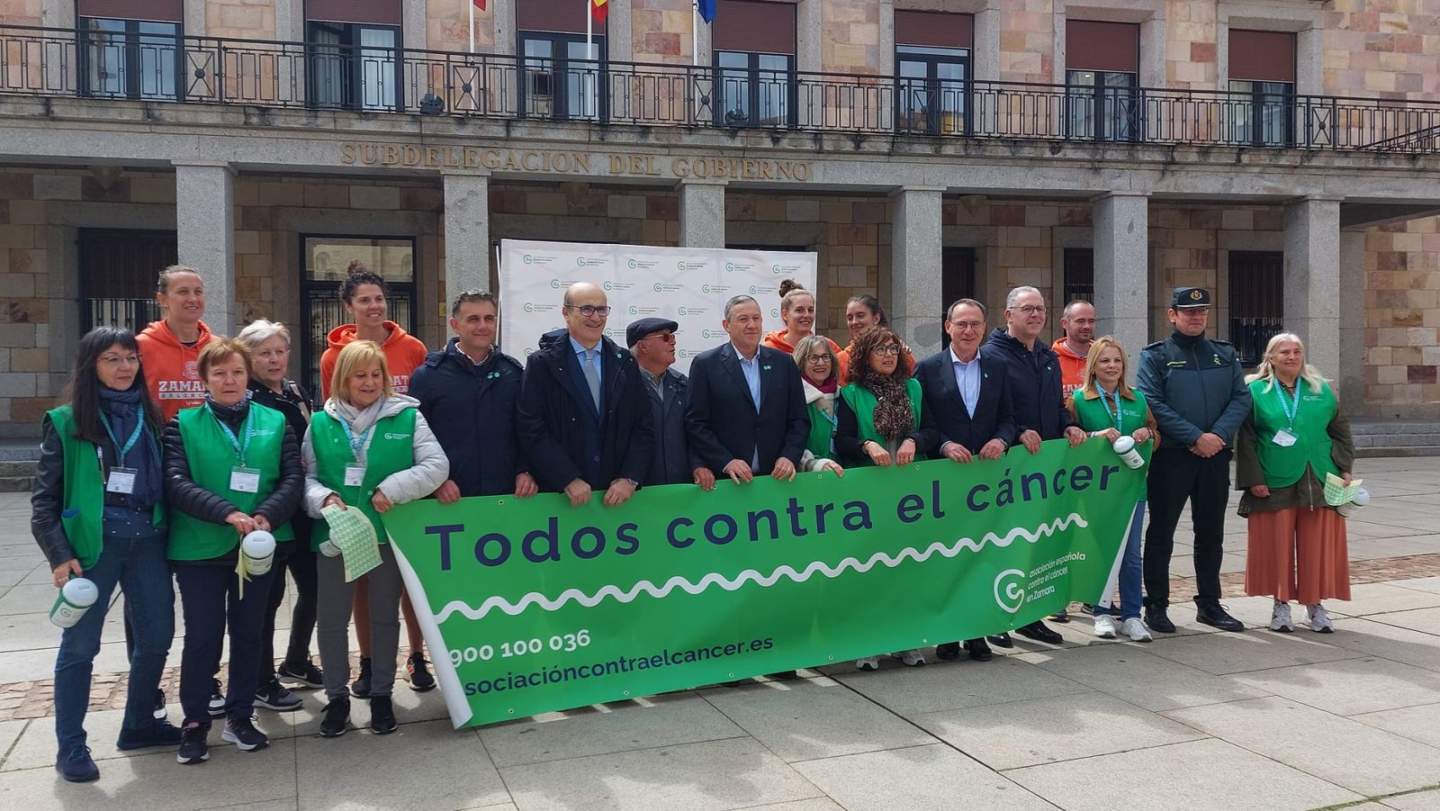 Oleada de solidaridad a pie de calle de la mano de la AECC en el Día de la Cuestación