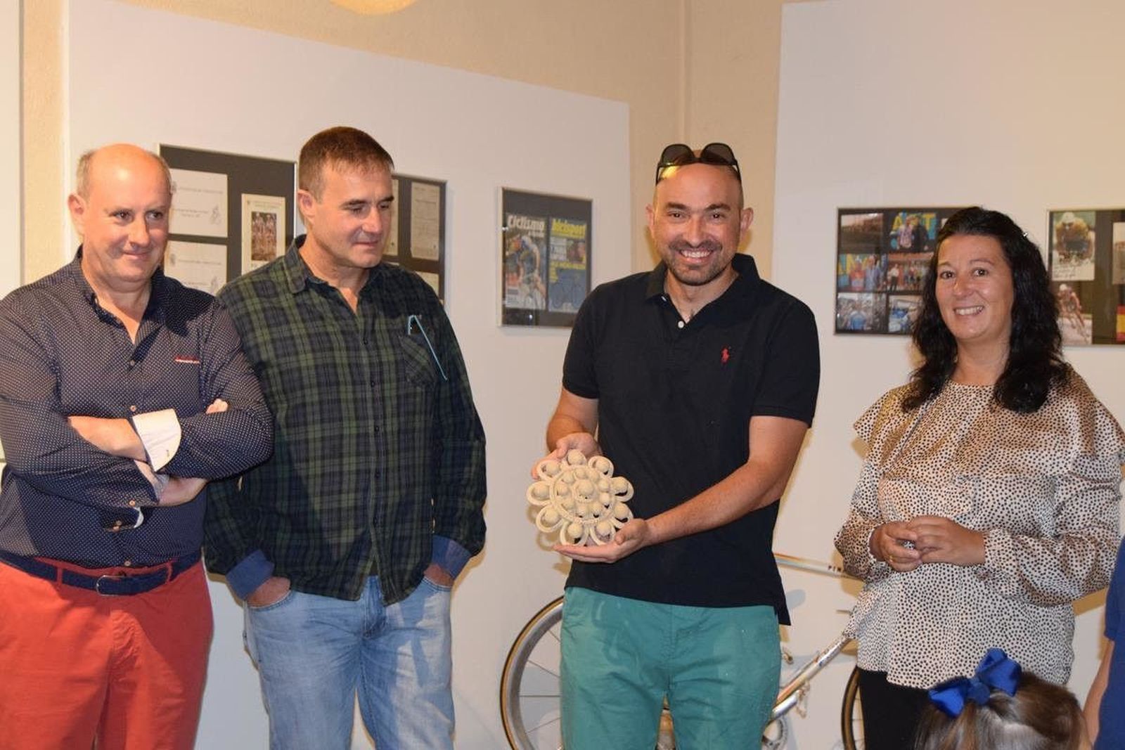 Exposición de bicicletas en miniatura