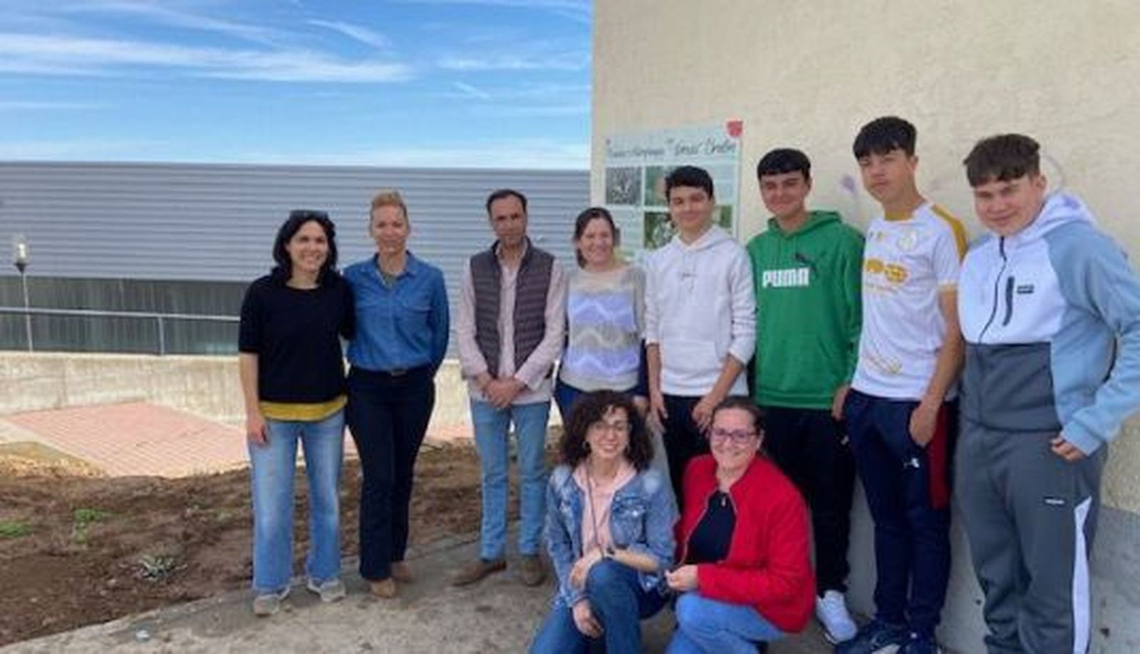 Los alumnos del instituto de Villamayor crean un oasis de mariposas