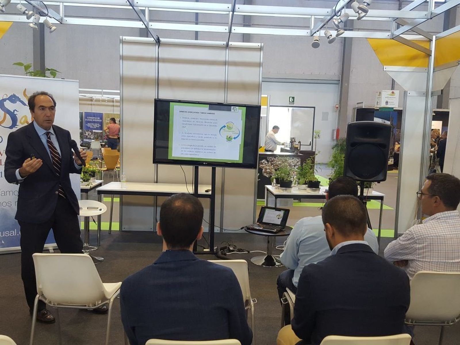 El espacio de innovación muestra cómo transformar residuos agroganaderos en productos para el cultivo