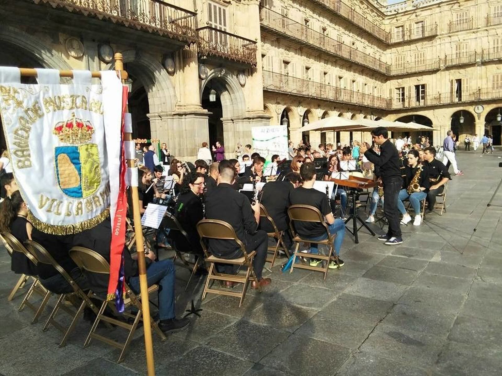 La Banda de Música de Villamayor exige al Ayuntamiento un convenio que regularice su situación
