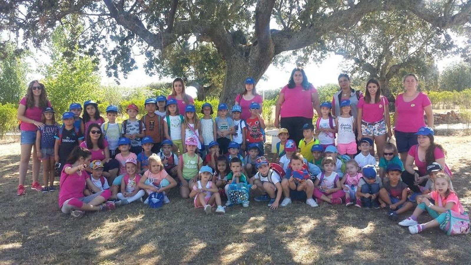 De excursión para conocer una granja escuela