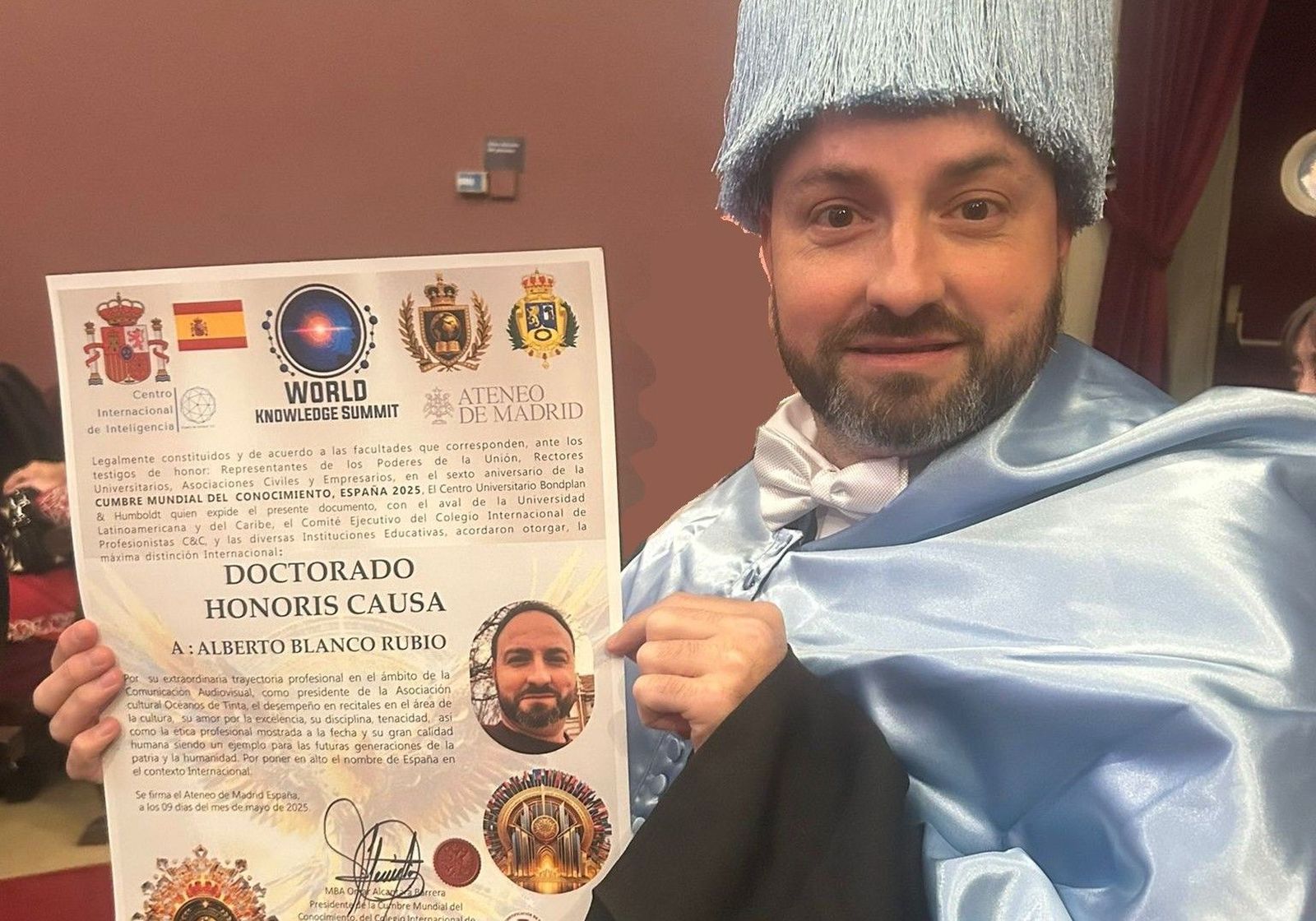 El escritor salmantino Alberto Blanco Rubio ha sido investido Doctor Honoris Causa en un acto celebrado este viernes en la Cátedra Mayor del Ateneo de Madrid