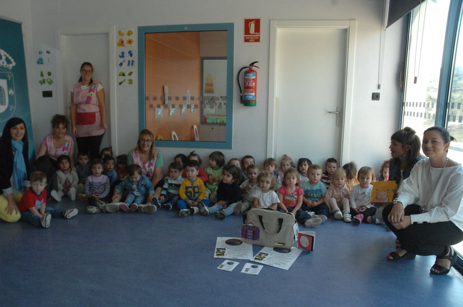 Las 'Maletas Viajeras' comienzan su periplo de este curso en la escuela infantil