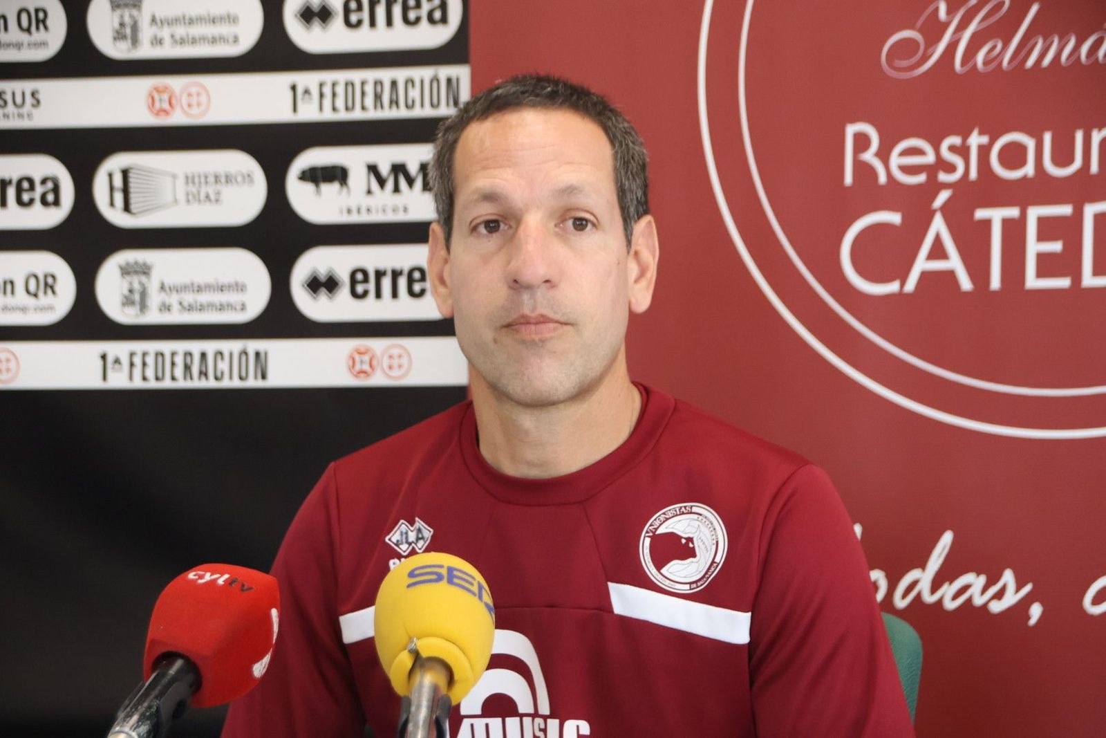 Presentación del nuevo entrenador de Unionistas, José Luis Acciari