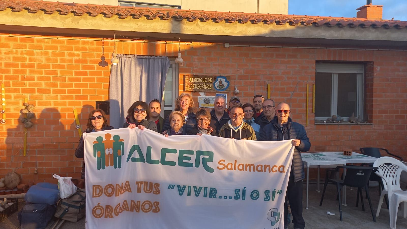 Peregrinos de ALCER en el albergue de Tábara