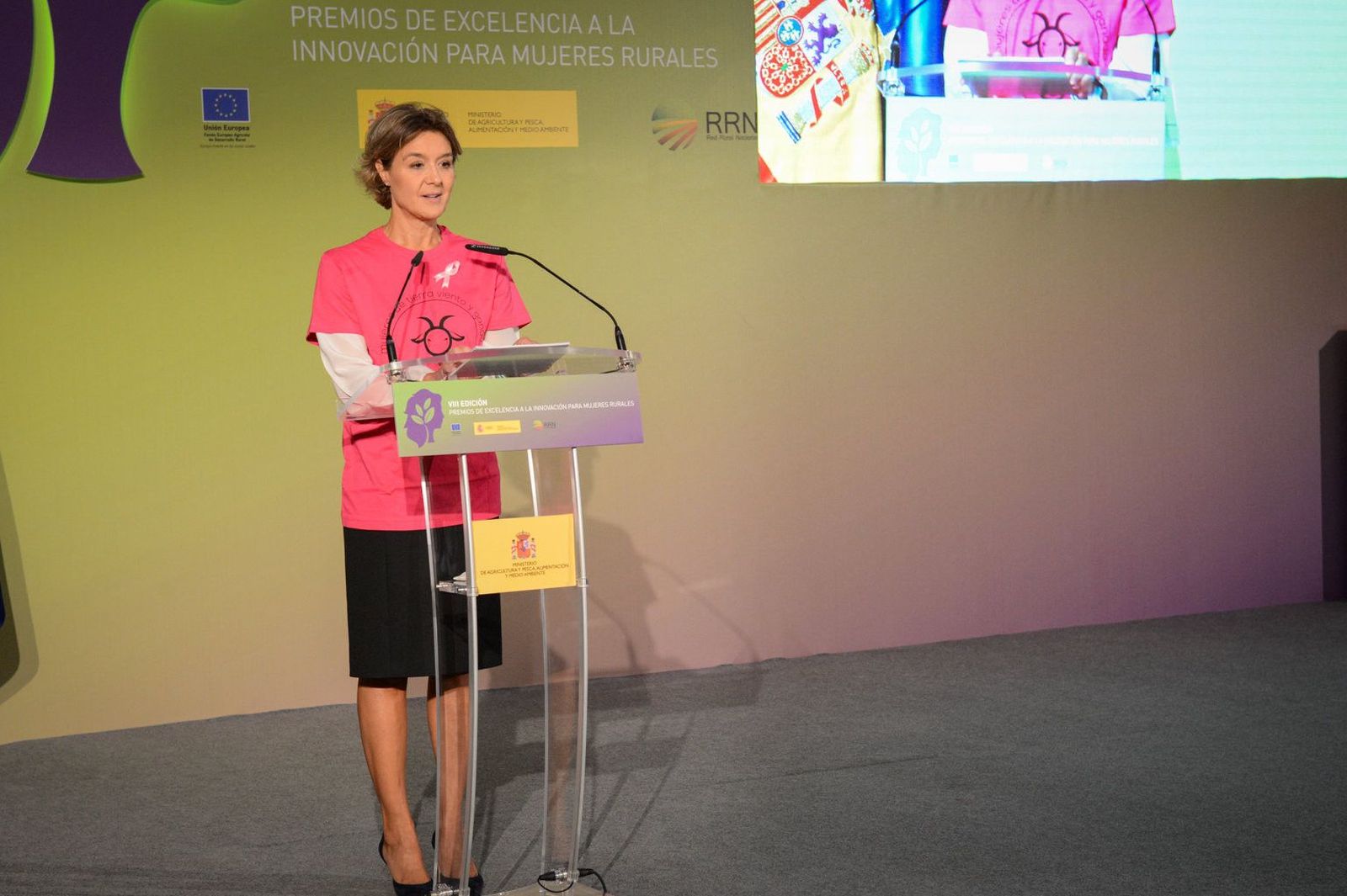 García Tejerina destaca la capacidad innovadora de las mujeres rurales para crear un espacio dinámico y de futuro