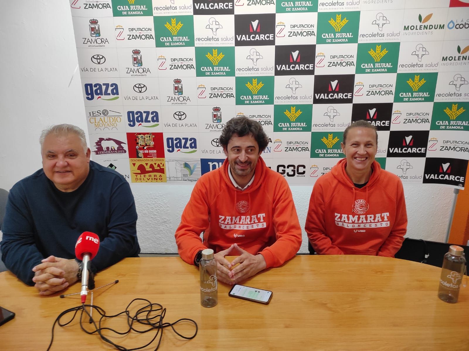 Adrijana Knezevic se despide del CD Zamarat.