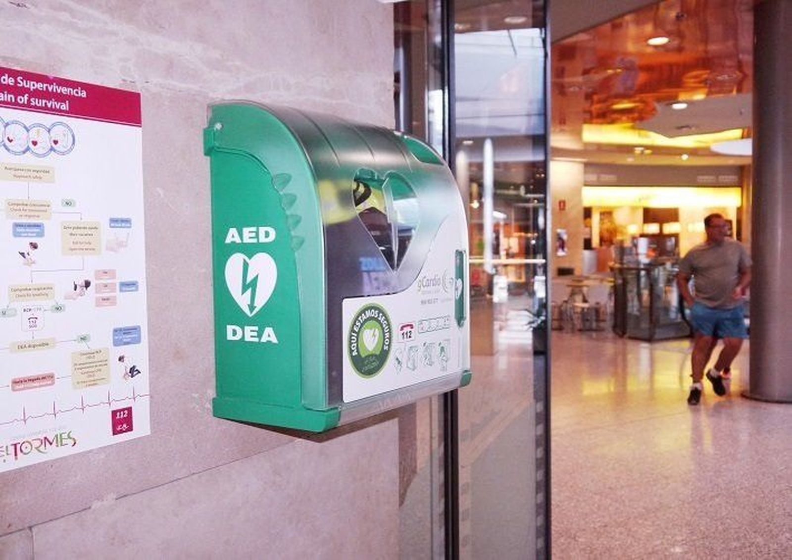 La rápida actuación de la Policía Local de Béjar con el desfibrilador evita una tragedia