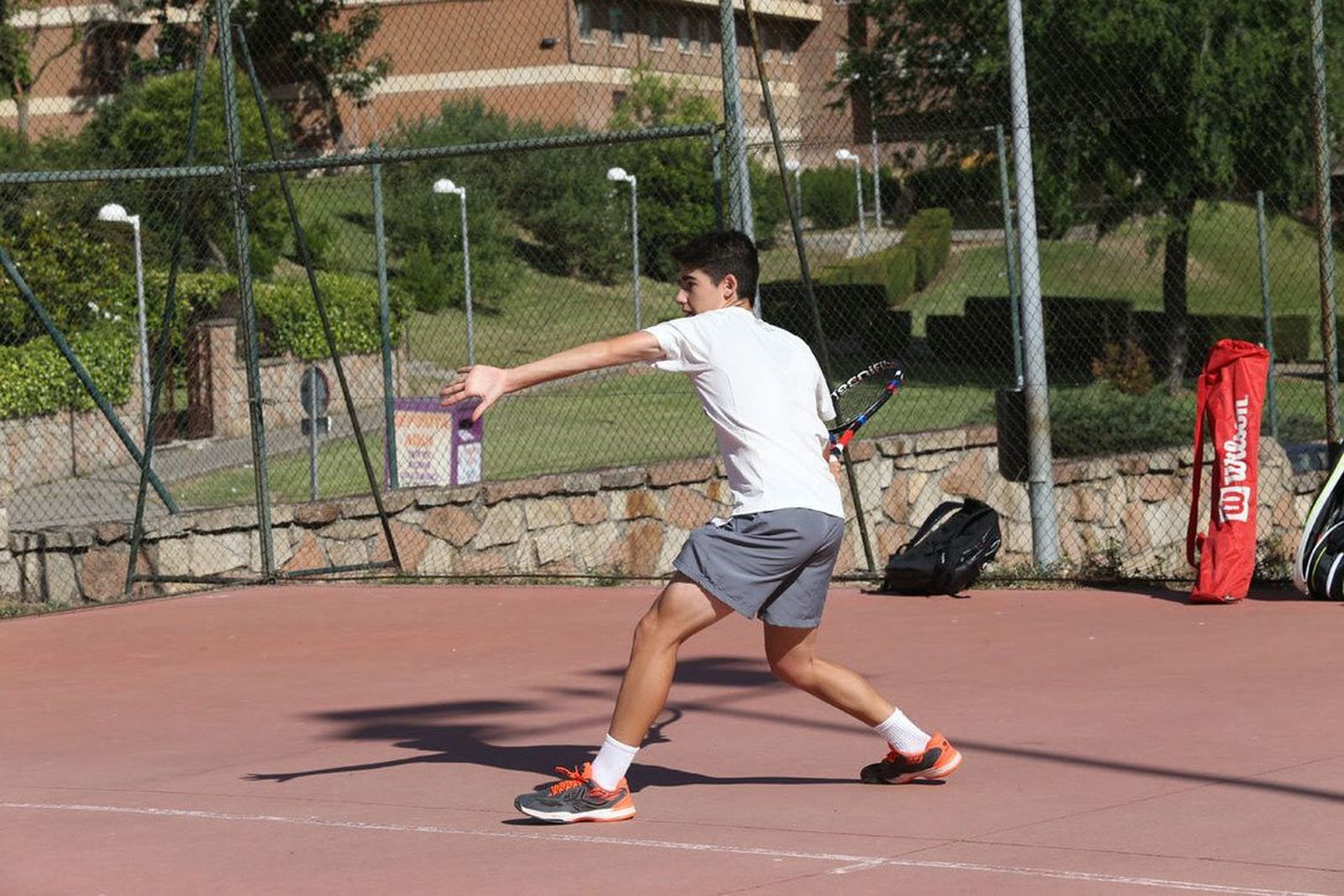 La Escuela de Tenis y Pádel ofrecerá clases gratuitas el 6 y 7 de septiembre