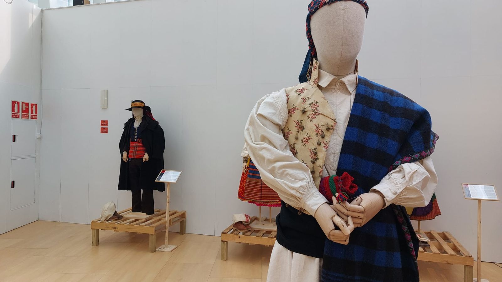 exposicion-v-festival-internacional-de-indumentaria-tradicional-11