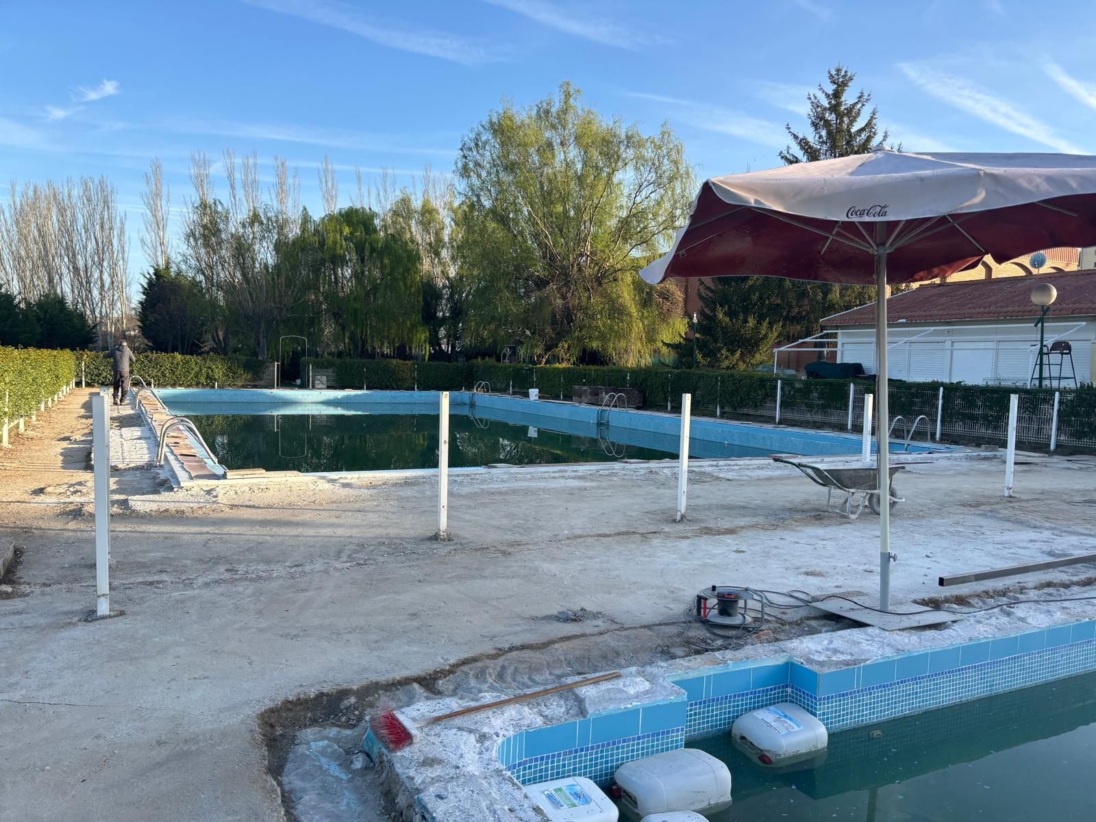 Comienzan las obras de mejora en las piscinas municipales de Alba de Tormes