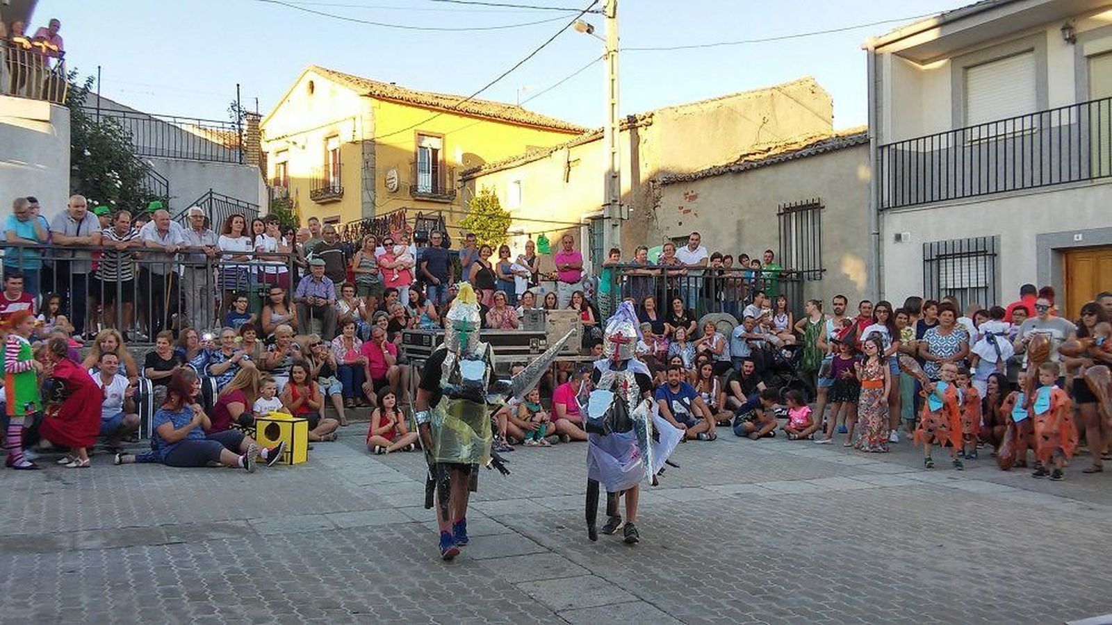 Animadas fiestas en Castillejo de Martín Viejo