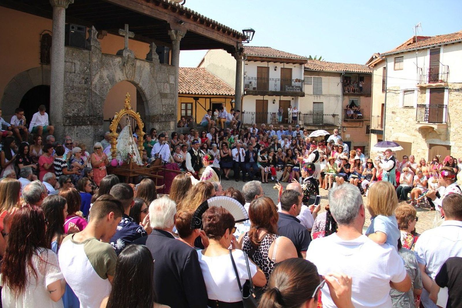 Ofertorio, paleos y danzas en honor a la Virgen de la Cuesta en Miranda del Castañar