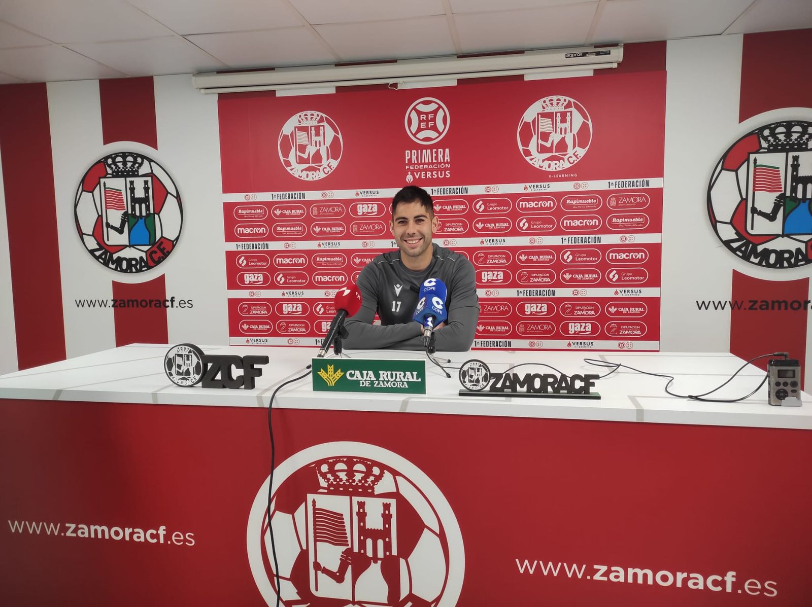 Roni, jugador del Zamora CF en rueda de prensa.