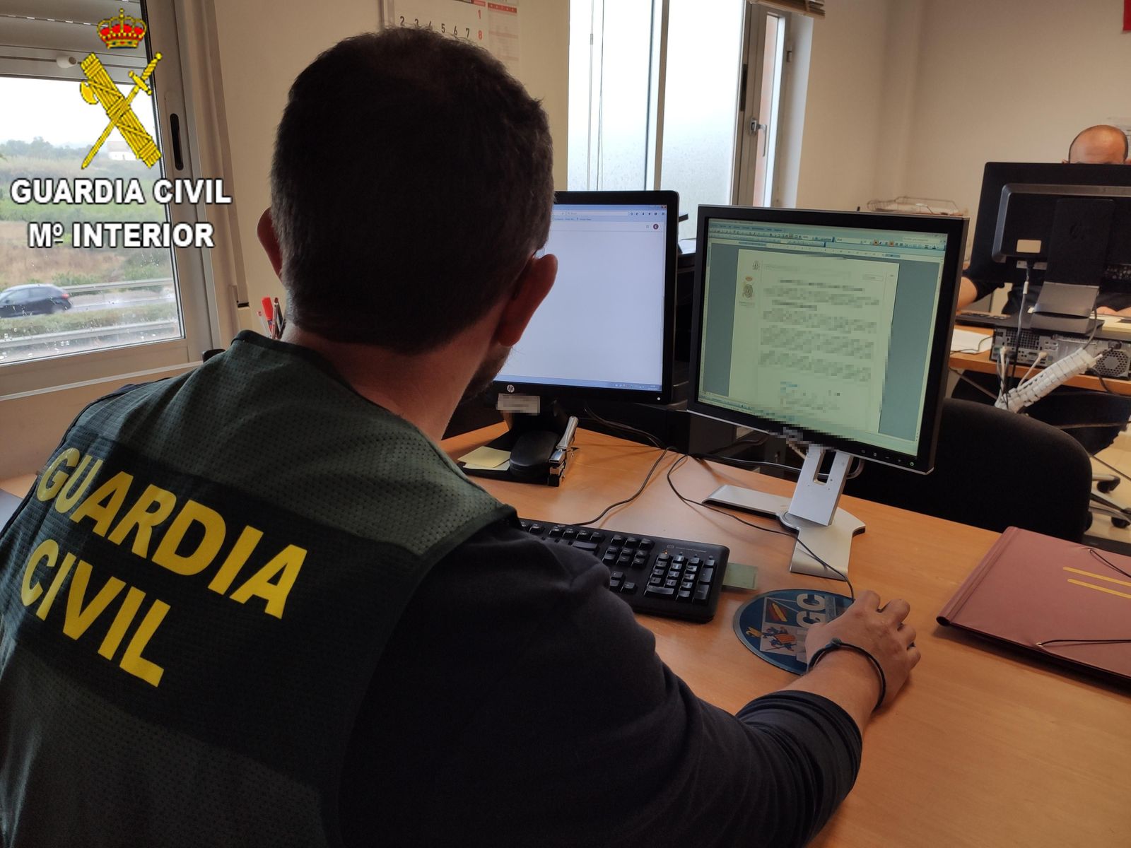 Un agente de la Guardia Civil trabajando. Foto Guardia Civil