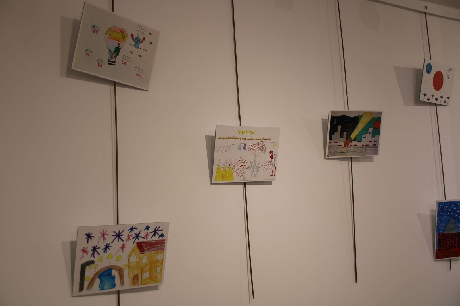 exposicion-del-concurso-escolar-de-dibujo-del-centro-de-laseres-pulsados-de-la-universidad-de-salamanca-9