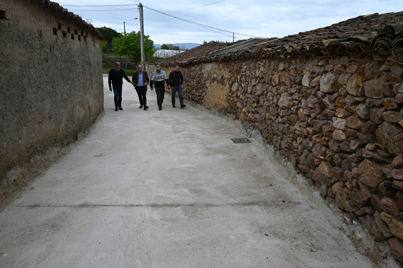Calle asfaltada en Pedrotoro. Foto Ayto. Ciudad Rodrigo